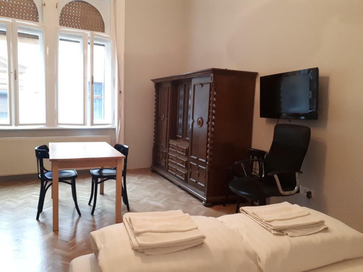 Dob15 Big Apartment Budapest Luaran gambar