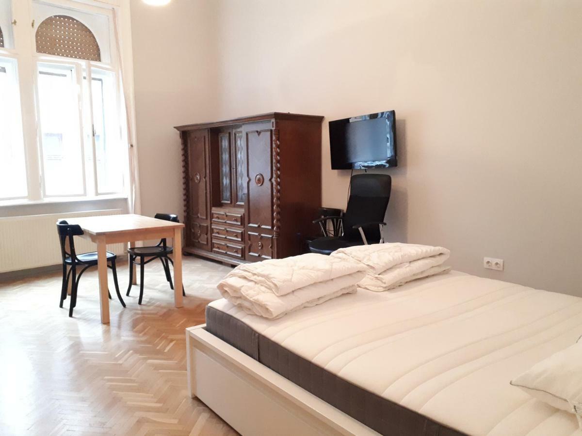 Dob15 Big Apartment Budapest Luaran gambar