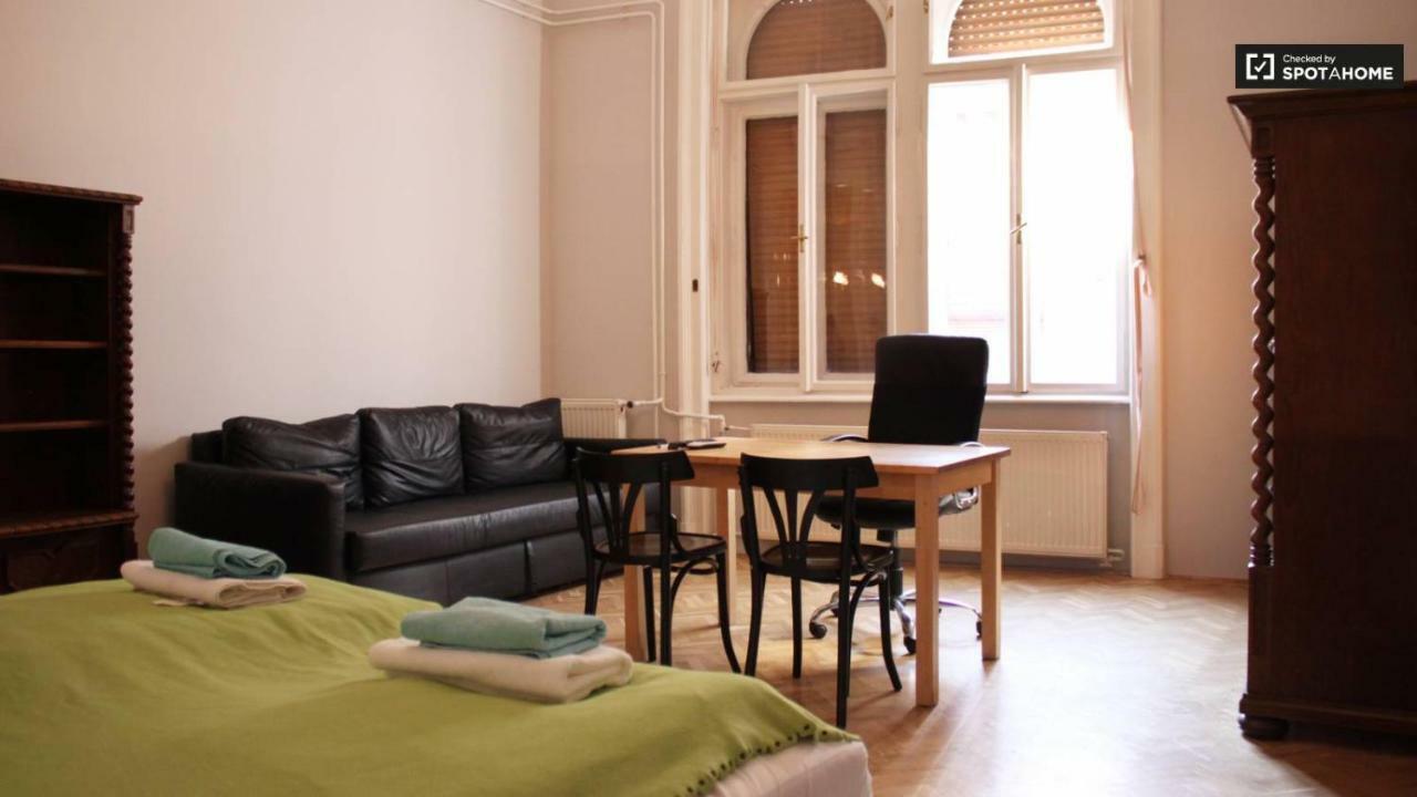 Dob15 Big Apartment Budapest Luaran gambar